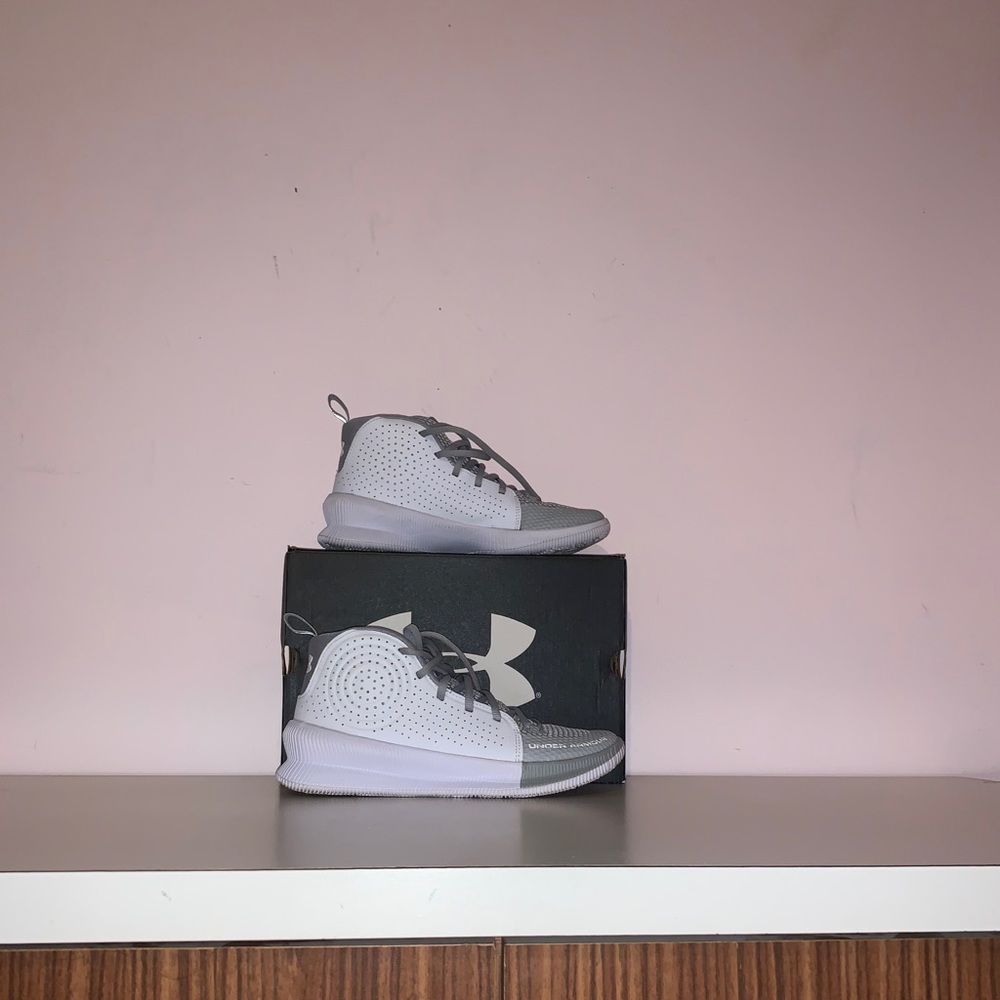 Under armour women’s basketball shoes